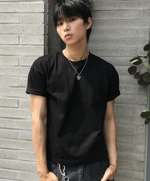 에센셜 크롭 티셔츠 [블랙]