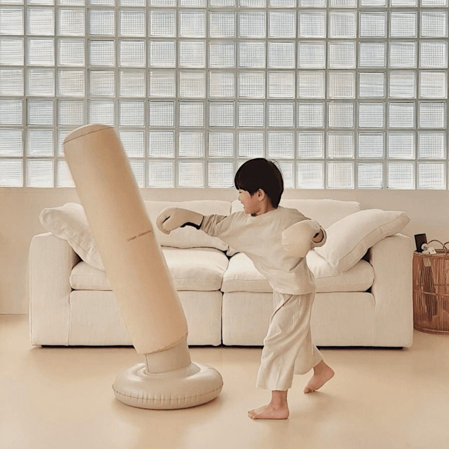 P L A Y ，P U N C H B A G