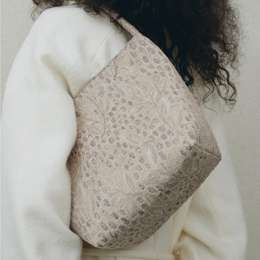 SQUARE METALLIC BAG (GRAY)