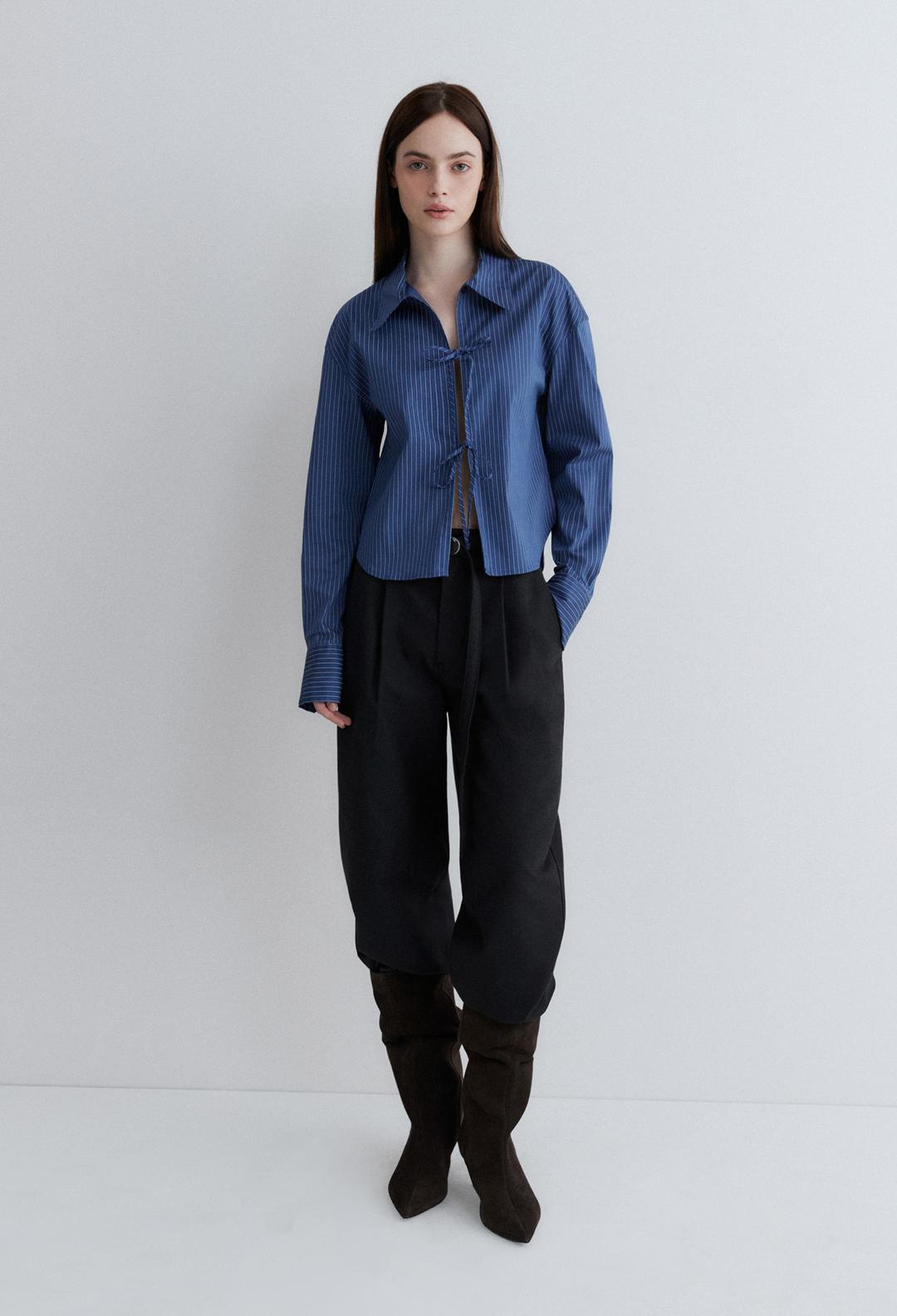 (우먼)프론트 리본 스트랩 셔츠 네이비