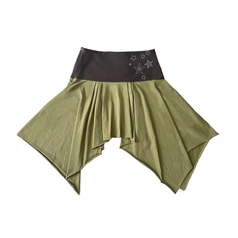 비대칭 컬러블록 스팽글 플리츠 슬림핏 스커트