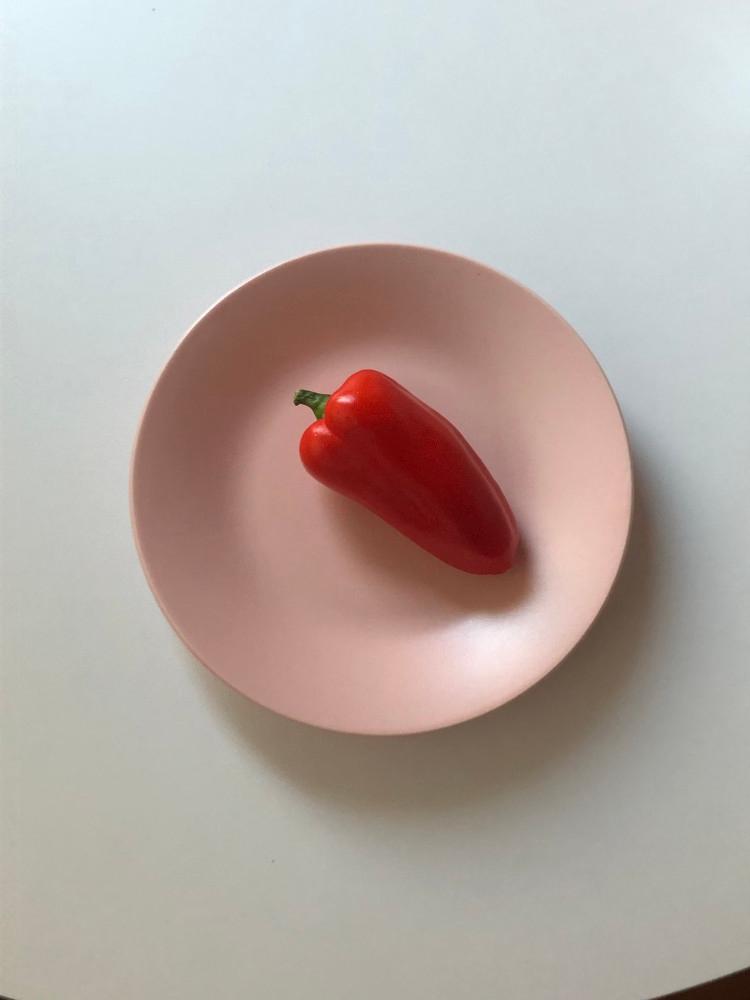 핑크 원형 플레이트