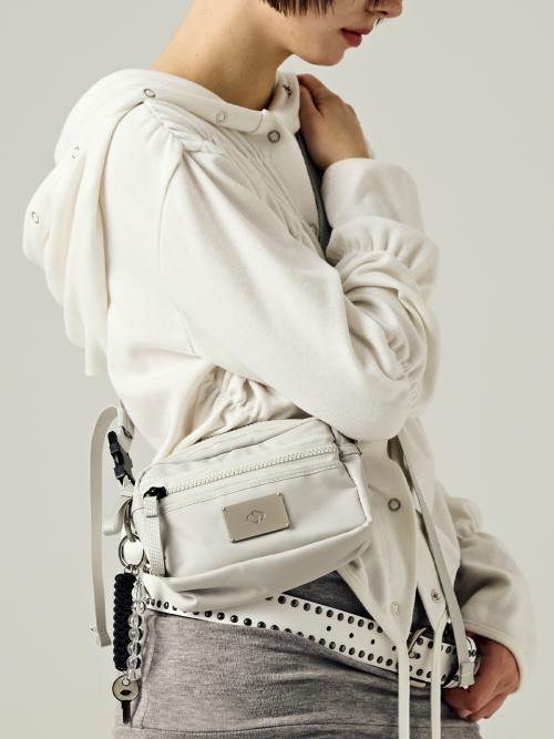 SYMBOL NYLON SHAKOSH CROSS BAG [GRAY]