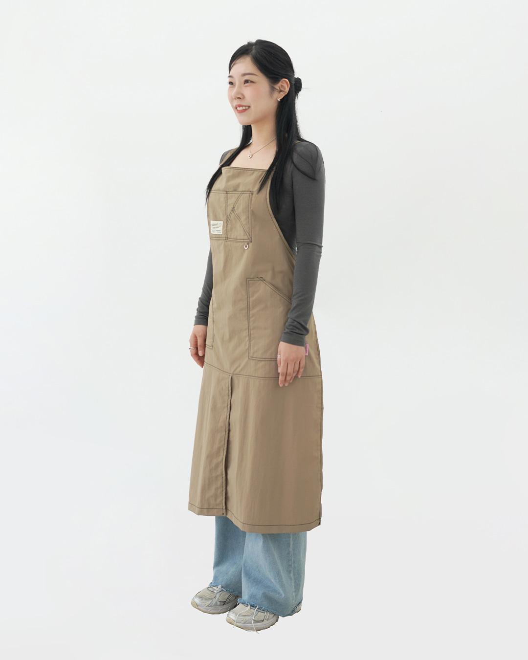 (UNISEX)포켓 스티치 POCKET STITCH APRON [CAMEL BEIGE]