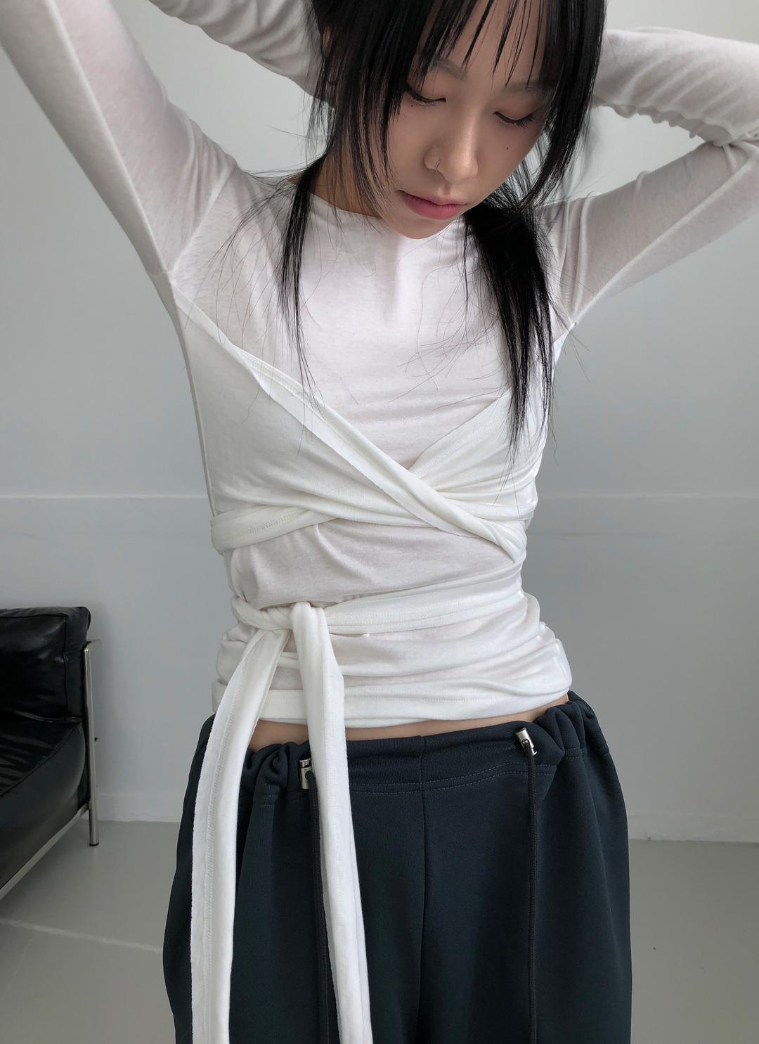 이이알하우스 Twist wrap tee (5C)