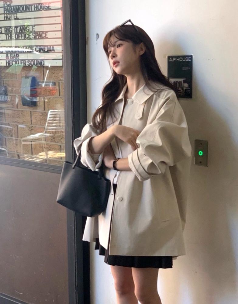 [크림당일]베르가못 Verga 하프 트렌치 코트 : 모우-MOU