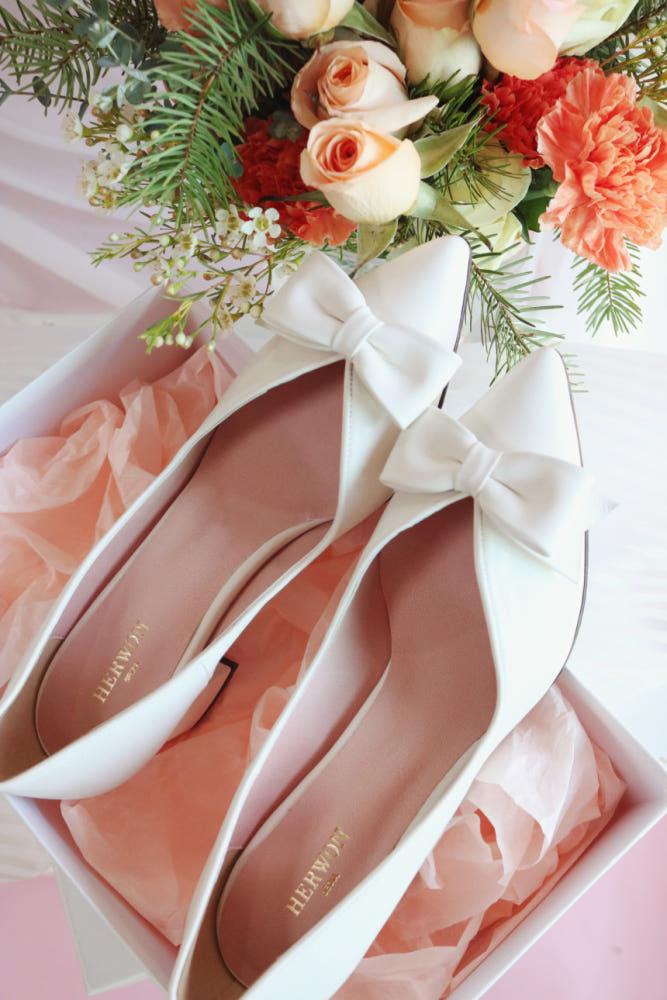 [부티크헤르원] Love HER Ribbon Pumps Heel_ 러브허 리본 펌프스 하이힐_아이보리 화이트 원톤_ 웨딩슈즈_프로포즈