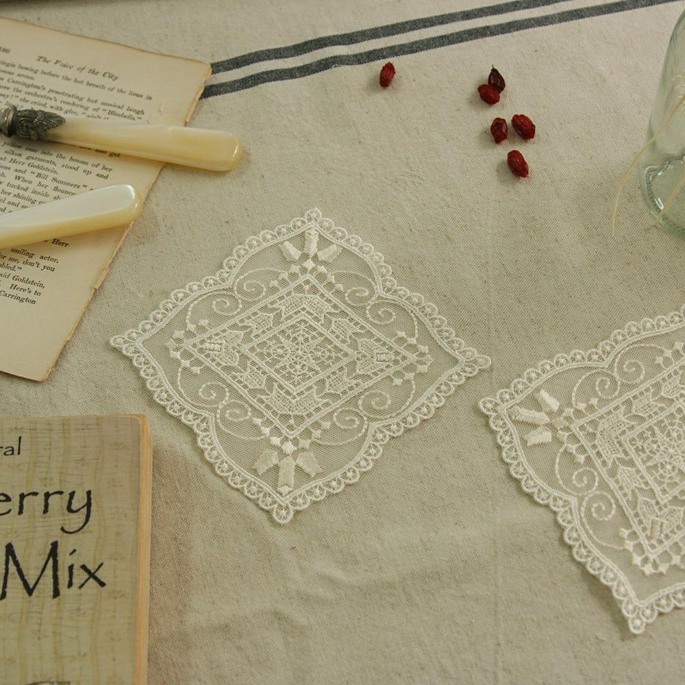 [앤코튼] 베르니 미니 레이스 식탁 테이블 매트 덮개 깔개 아이보리