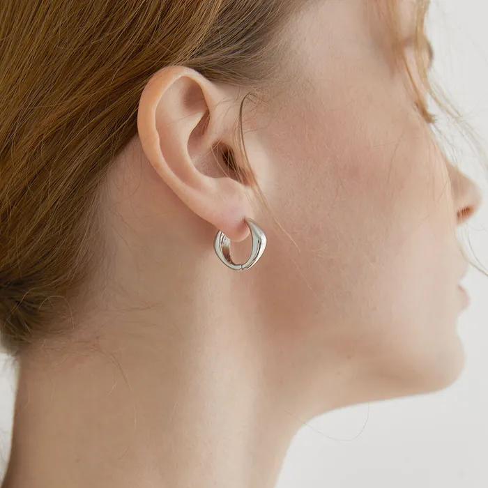 triangle oblique hoop earrings (E012_silver)