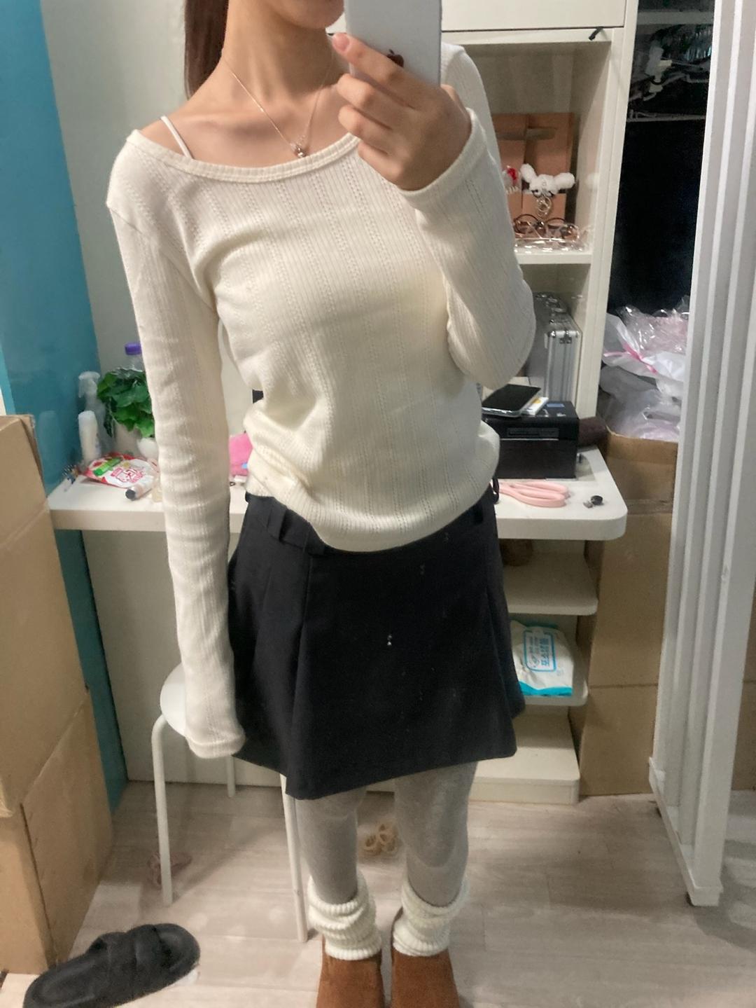 보우아카이브 punching u-neck top