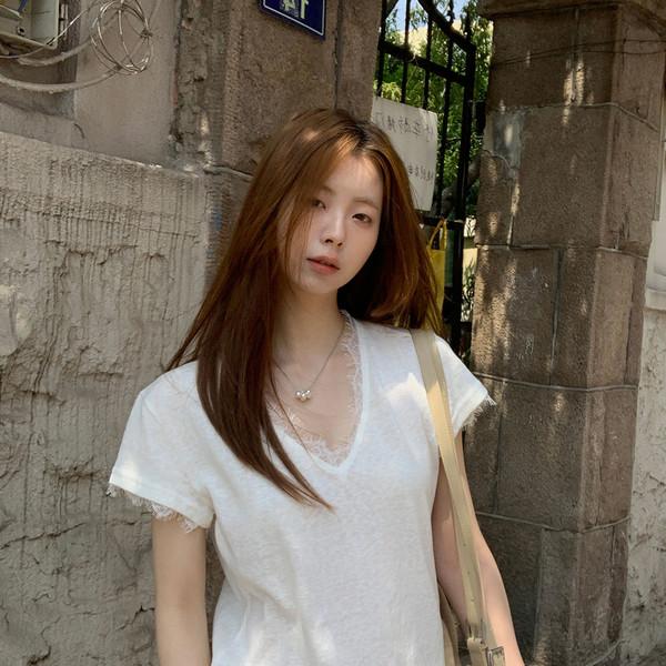 Lace Cream V-Neck T-Shirt