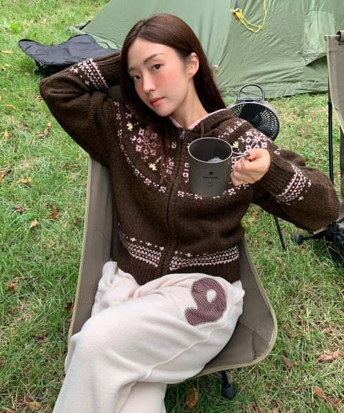 (우먼) 노르딕 패턴 후드 니트 집업_브라운