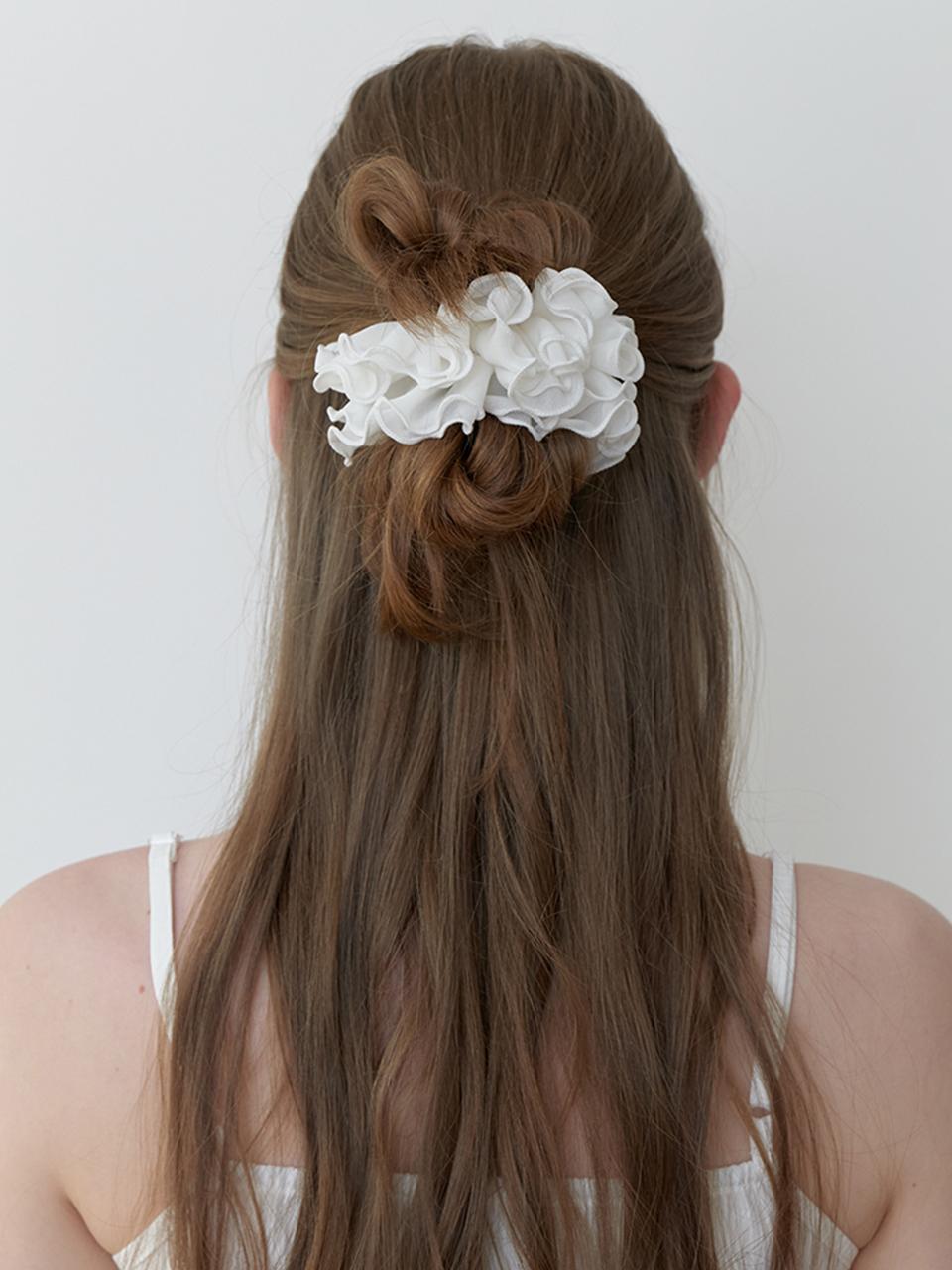 airy blooming scrunch - cream