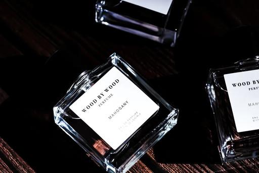 가을의 정취가 그윽한 '마호가니' 나무향기