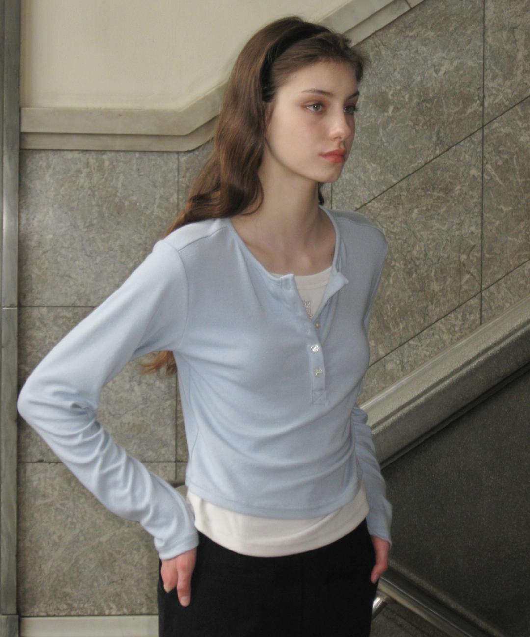 [8/19 Comingsoon] Logo Silver Embroidered Layered T-shirt ( Blue )