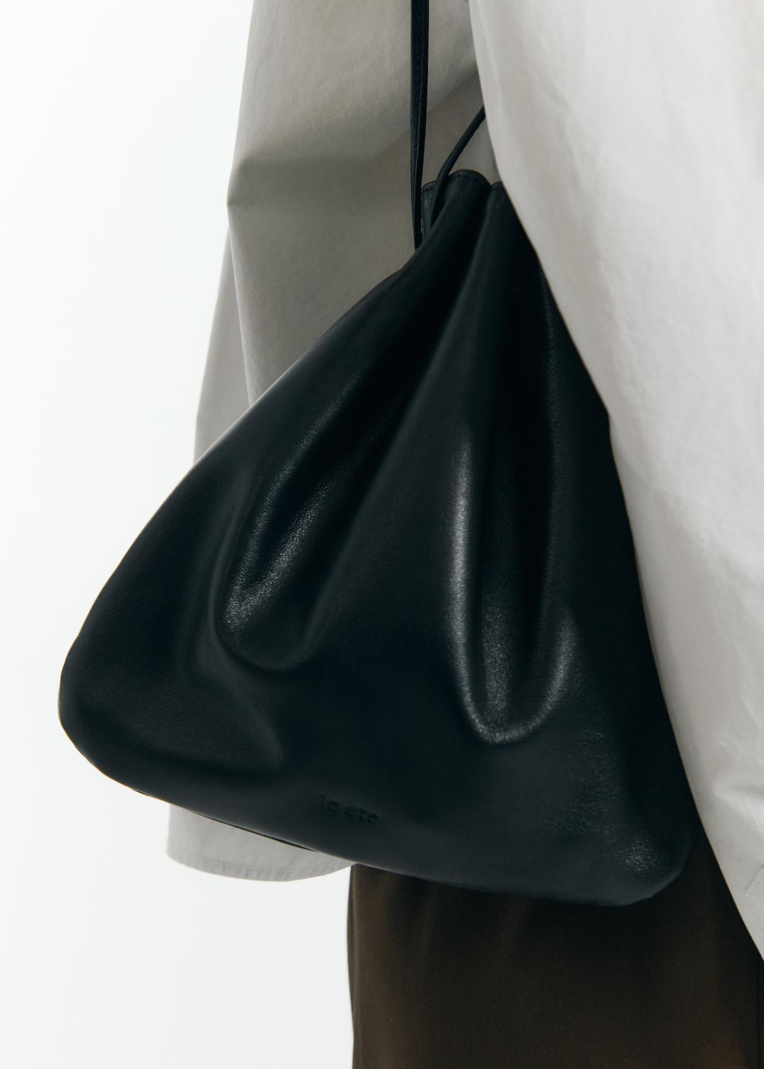 Douce Pouch Bag in Black