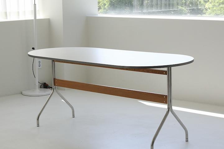 화이트 HPL 실버엣지 타원 미드센츄리 카페 테이블 6인용 식탁 1800 오튼