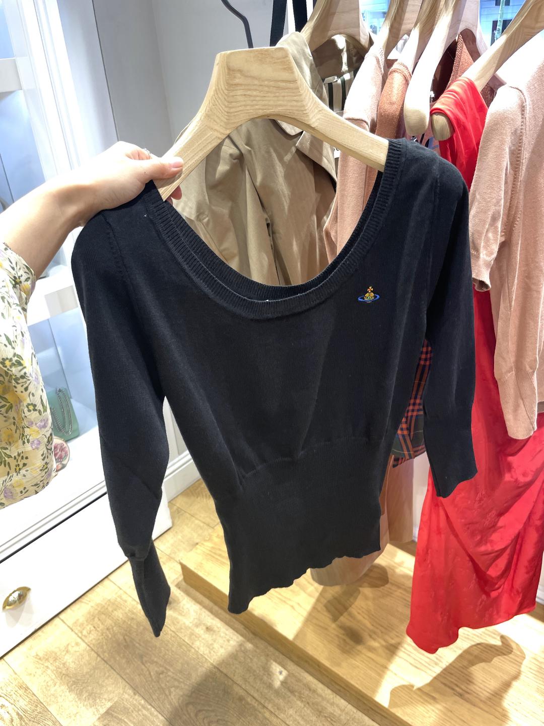 비비안웨스트우드 여성 BEBE 탑 니트 1803001A 블랙