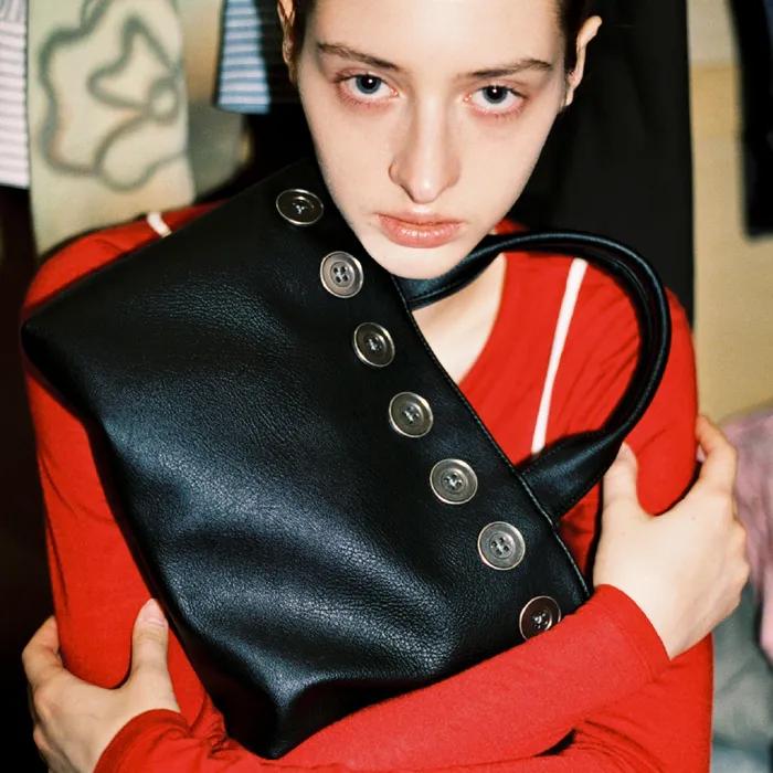 Sunday Tote Bag (button wide)(black)