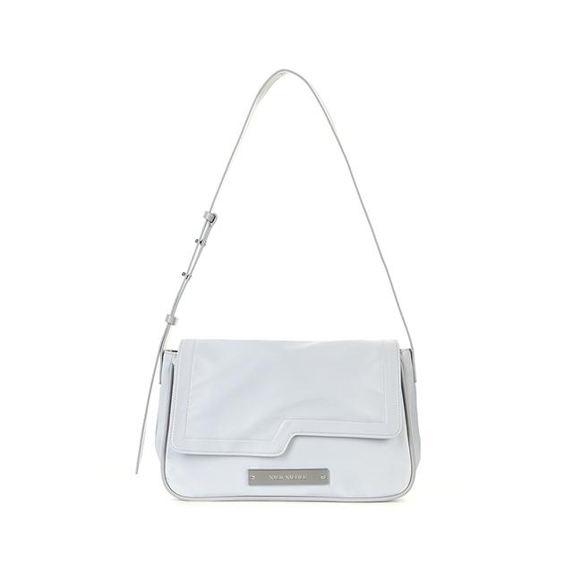 [문가영 착용] CRYSTAL WAVE POINT MESSENGER BAG_SILVER