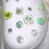 🍀✨세일)행운의 여신 네잎클로버 지비츠 세트 8pcs 지비츠 큐빅 자체제작 지비츠 레진 핸드메이드