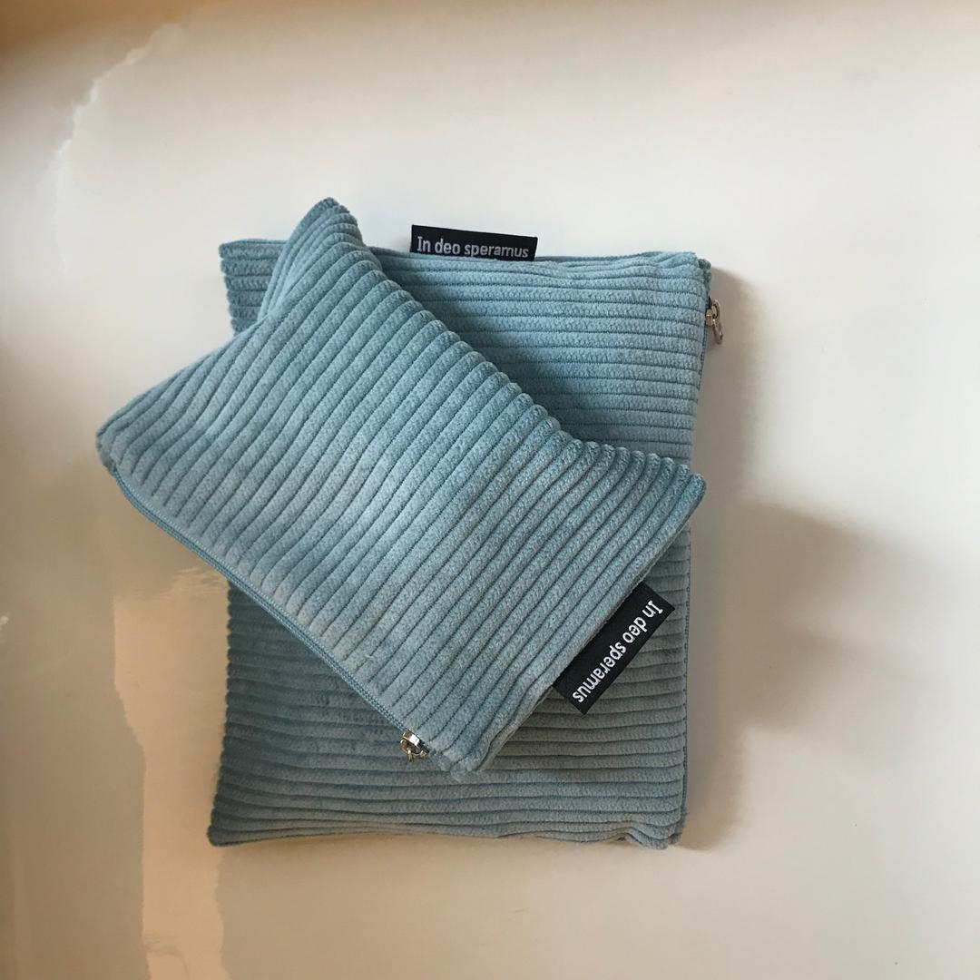하늘 파우치(Sky blue pouch)