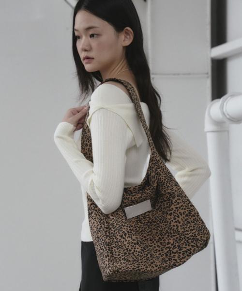 레오파드 호피 인포켓 숄더백 [카멜]