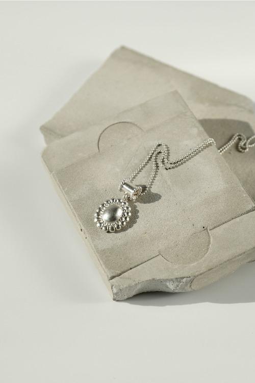 Signature flower Necklace - volume type