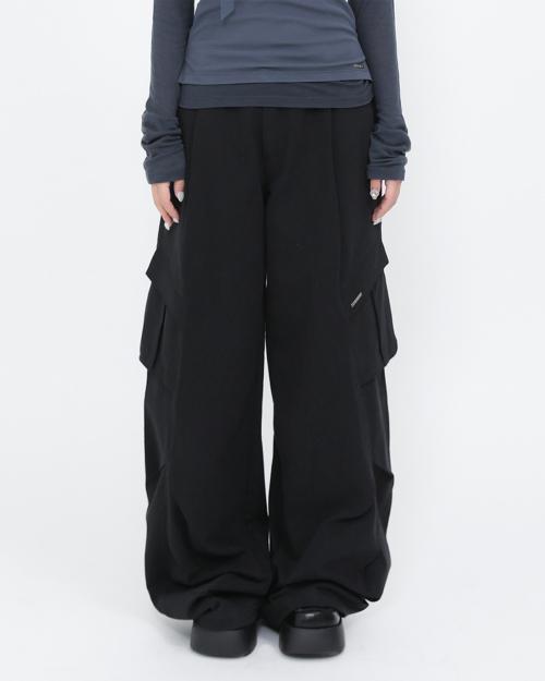 Pocket pintuck wide pants BLACK