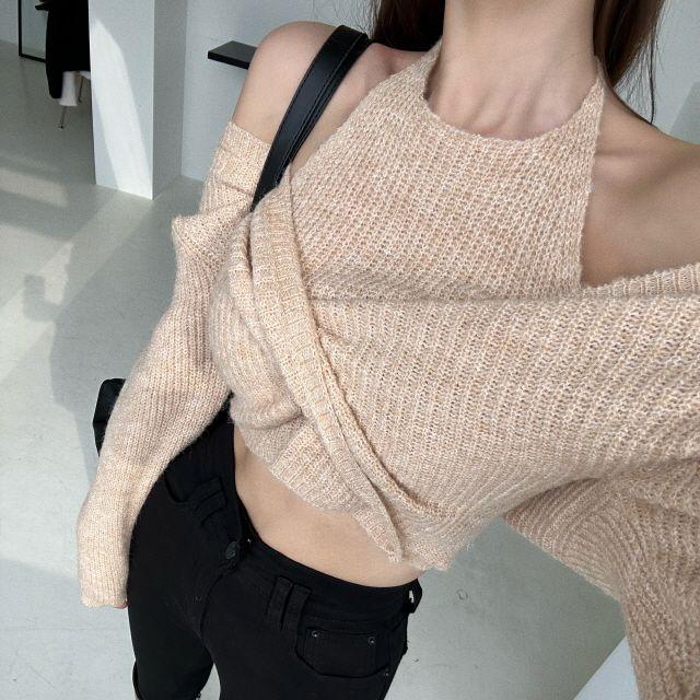 [일체형]꼬임 볼레로 크롭 홀터넥 니트 2color_예핏