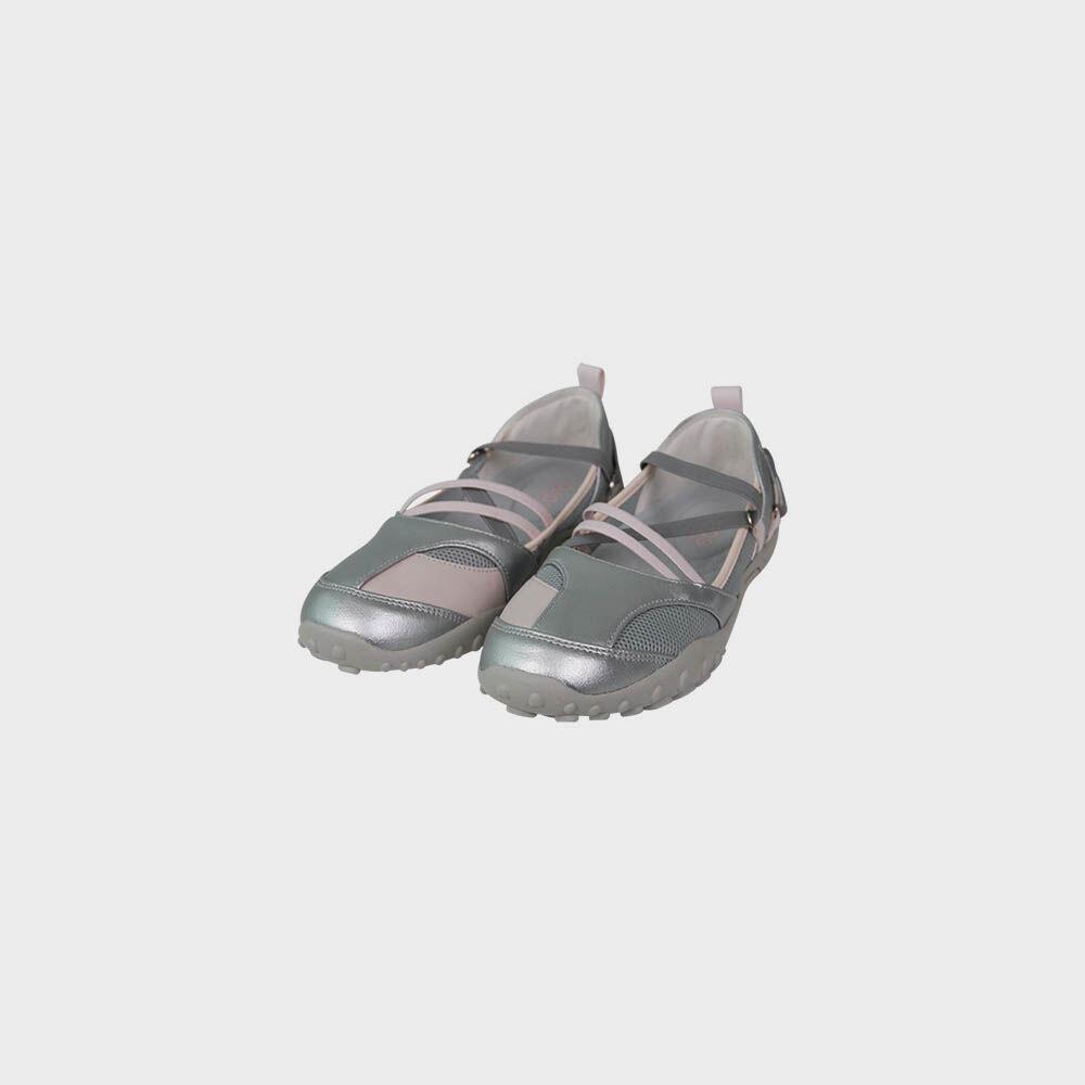 Strap Embossed Toe Shoes / Silver