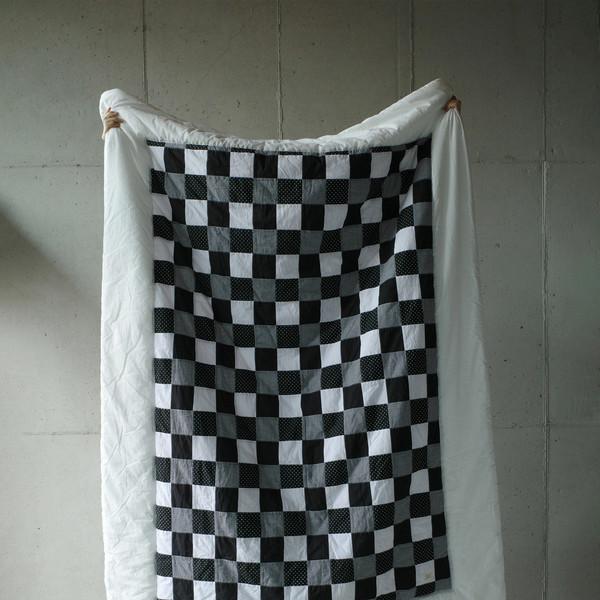 Black dot patchwork single bedding