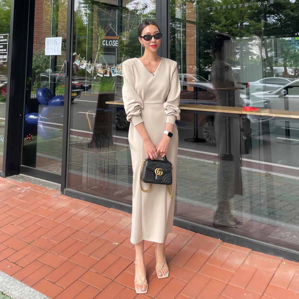 리아드 브이넥 스판 콜라병 라인 롱원피스