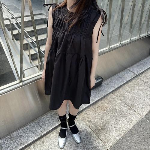 [어깨리본] 셔링 스모크 캉캉 A라인 나시 미니 원피스 (발레코어룩 레이어드 리본 미디 원피스/블랙 화이트)