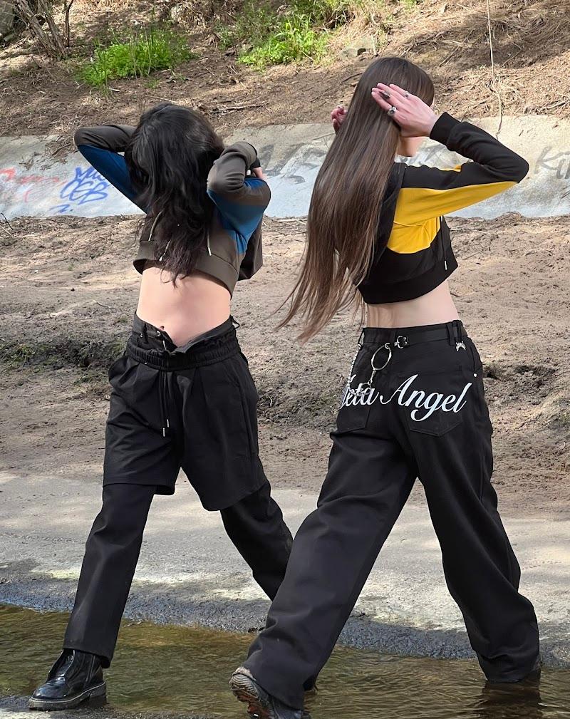 META ANGEL JEANS (LOOSE) SALE