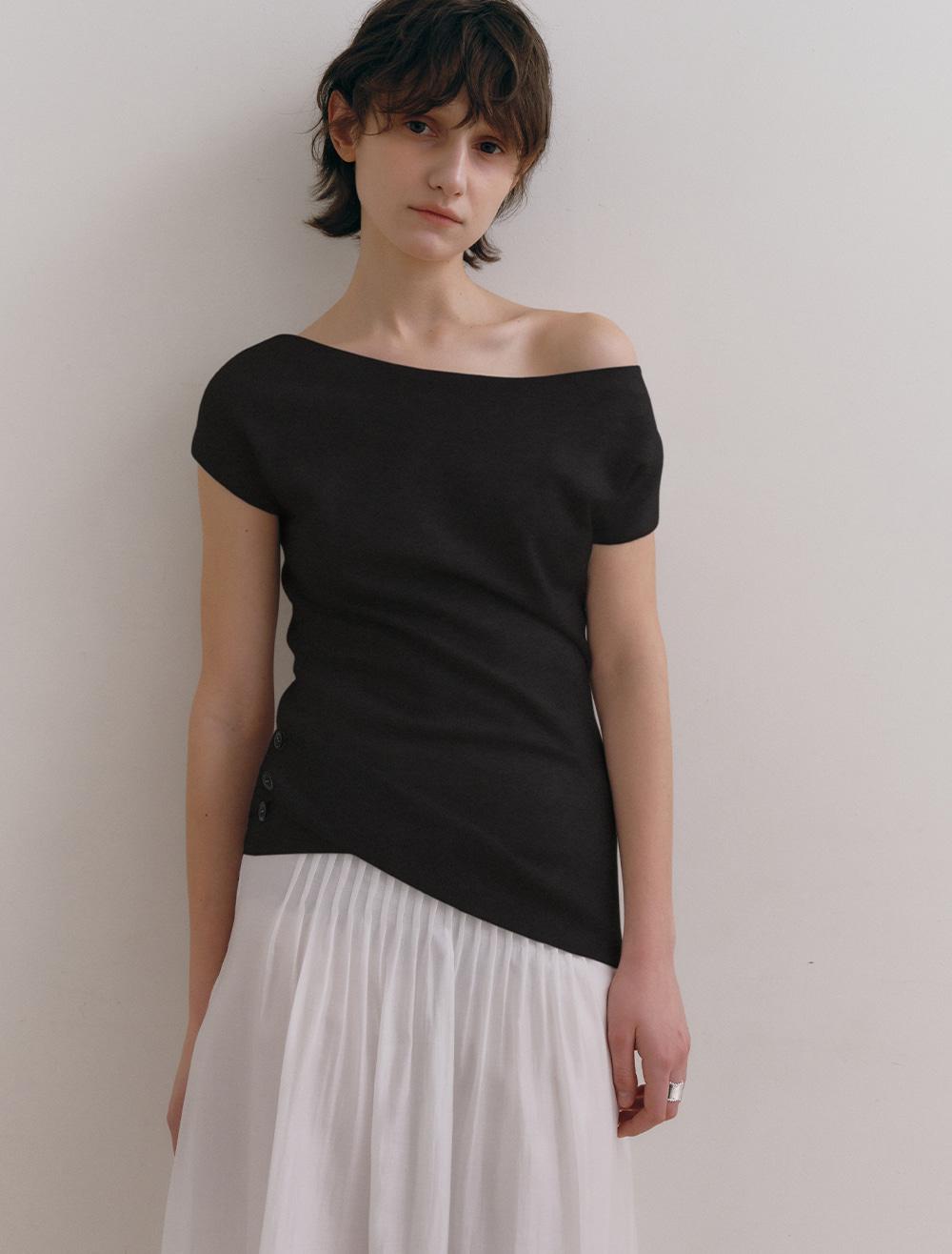 HEM SLIT BOATNECK KNIT [BLACK]