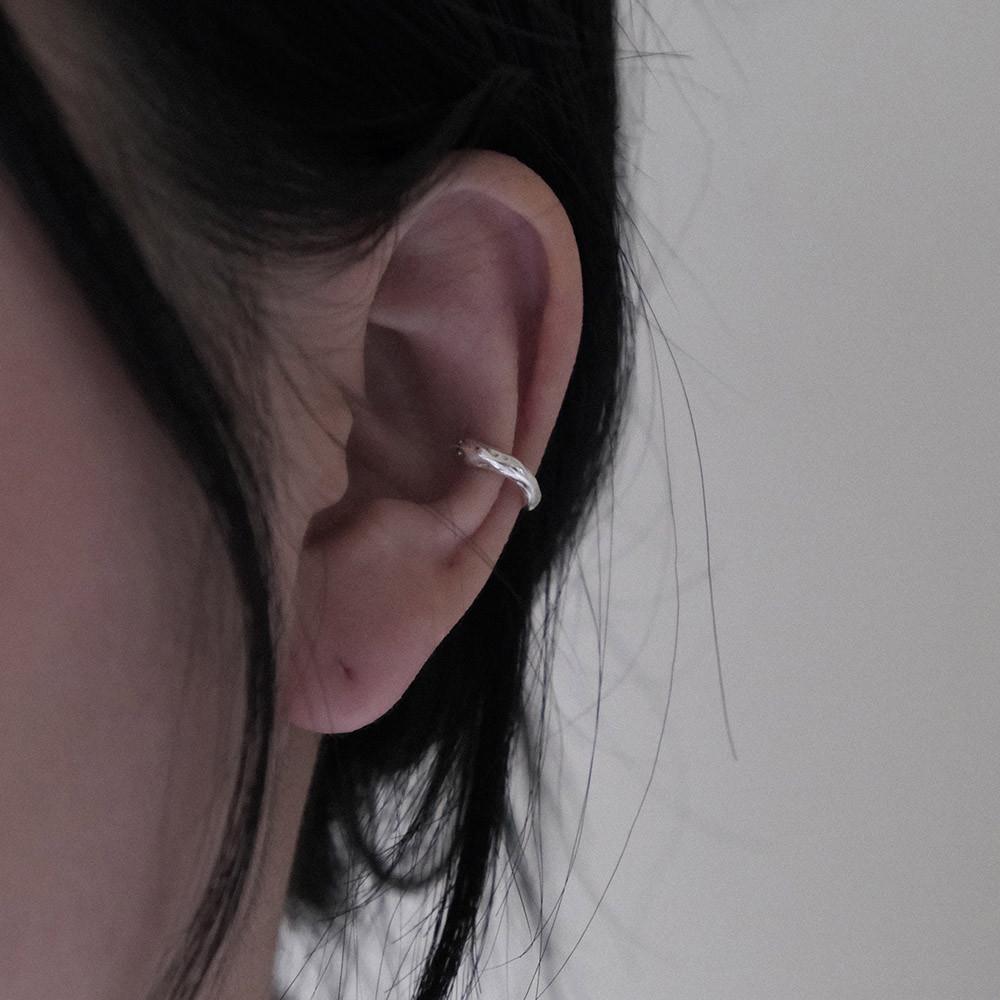 rosett ear cuff by Aube 바이오브 실버 로제트 이어커프