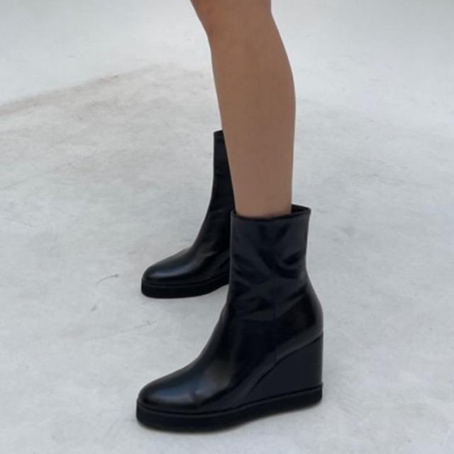 [통굽9cm] 키높이 부츠 워커 가보시 미들 스틸레토 삼각 스퀘어 라운드 로퍼 가죽 레더 결혼식 패션 하객룩 유니크 아이템 포인트 언발 트임 발가락 타비 캐주얼 페미닌 해유-신발