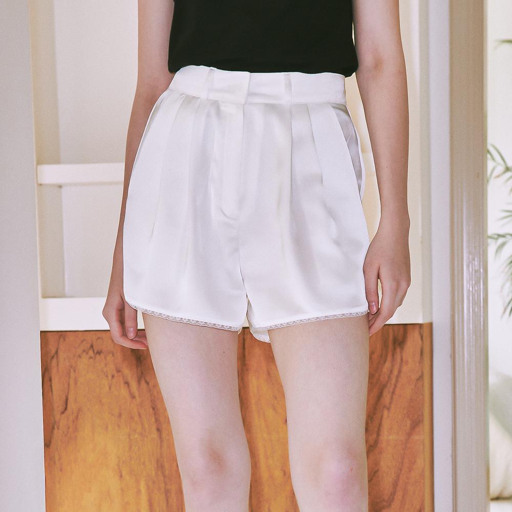 LACE SATIN SHORTS WHITE