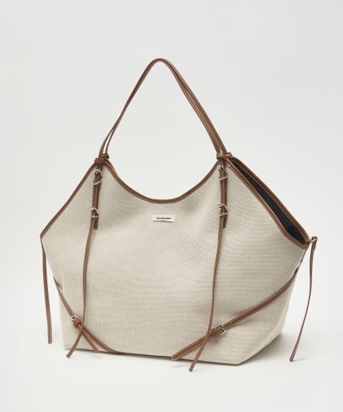 코니 벨티드 빅 숄더백 [캔버스 베이지]