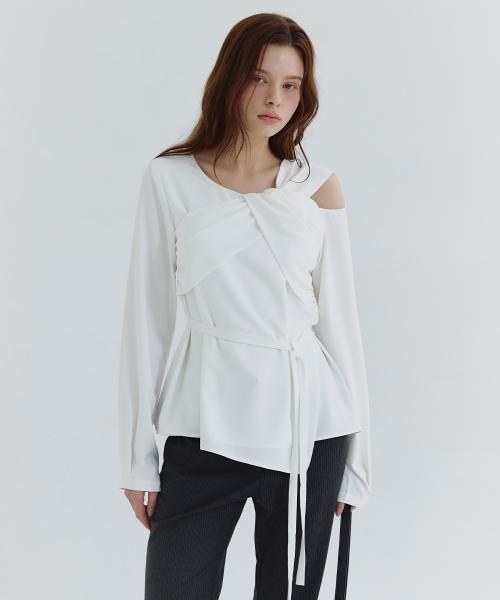 유리아 원-숄더 스트랩 블라우스