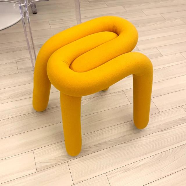 무스타슈 볼드 디자인 체어 홈 카페 인테리어 의자 컬러주문제작 스툴