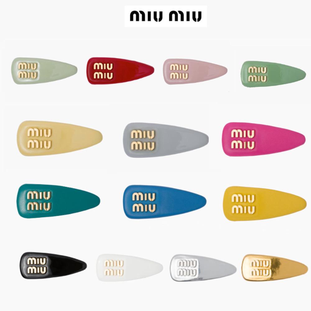 미우미우 페이턴트 가죽 헤어클립 로고 나파 레더 헤어핀 머리핀 5IF092