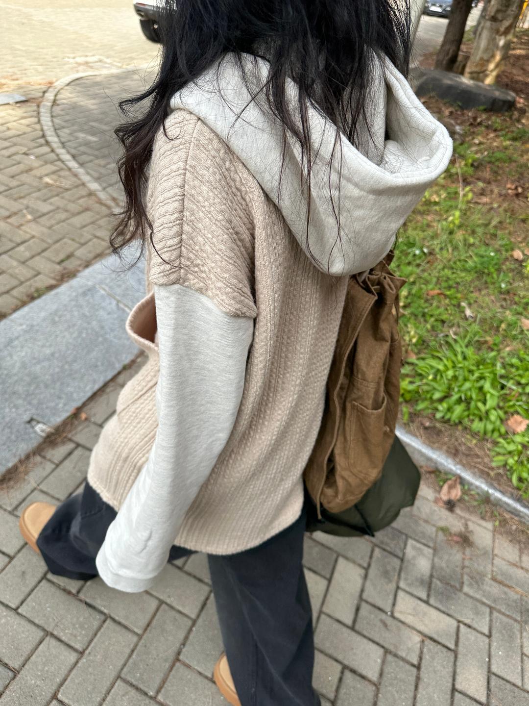 Twisted eyelet hoodie / 꽈배기 배색 아일렛 후드