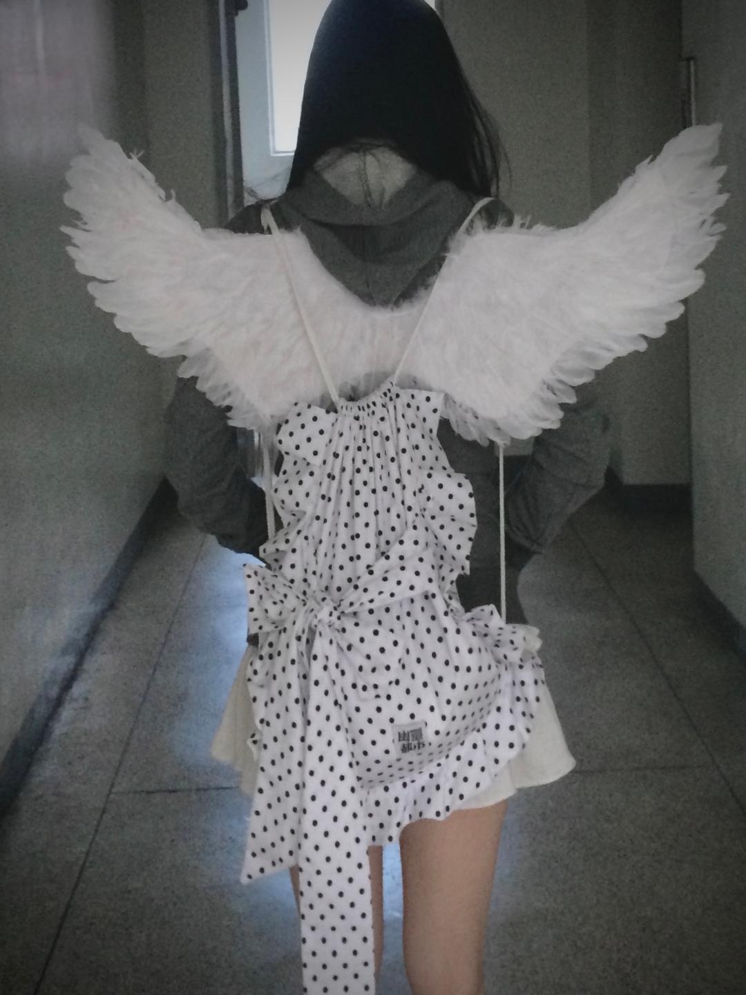 white ribbon frill string bag