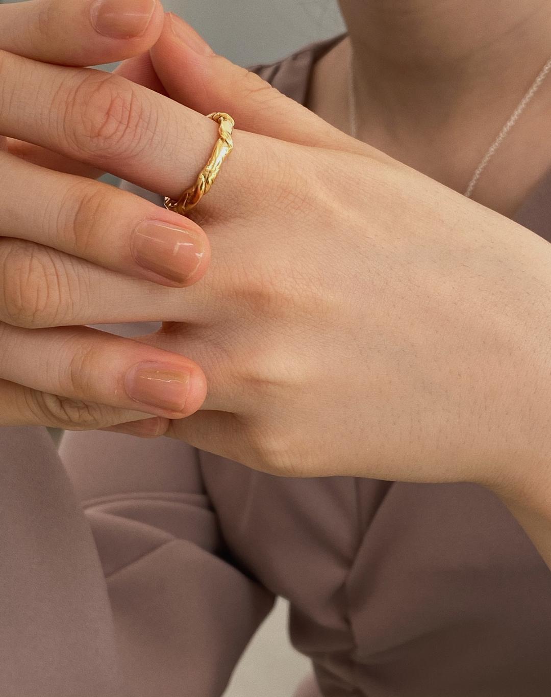 Rough twist ring