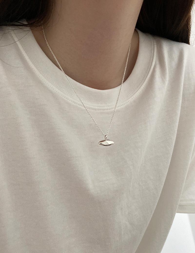 [knockin'] row necklace