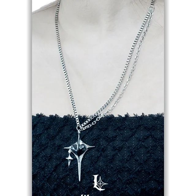 (최예나,츄,이채연,수윤 착용)블랙 하트 십자가 네모 꼬인 체인 볼드 힙한 러블리 긴목걸이/리버레잇