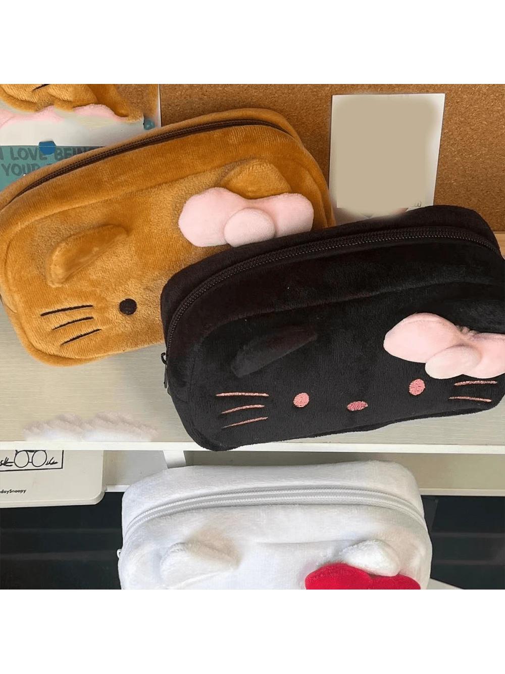 Sanrio 산리오 헬로키티 & 포차코 카와이이 화장품 가방, 큰 용량의 연필 케이스와 12개 펜 세트, 발렌타인데이와 레드 리본을 위한 사랑스러운 선물, 학용품 박스, 내부 헬로키티 프린트 패턴, 카툰 귀여운 메이크업 가방, 여성과 소녀를 위한 애니메이션 휴대용 여행 보관 가방, 헬로키티 폴리에스테르 연필 케이스 - 가벼운, 휴대용, 다기능 집 지퍼 문구 가방, 동전 지갑, 학교와 사무용품을 위한 화장품 파우치