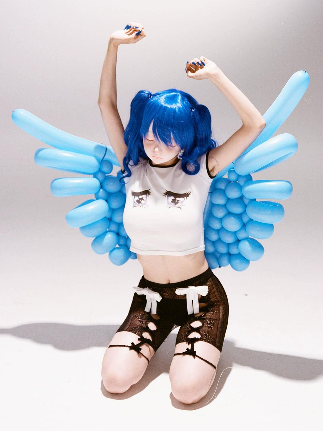 Nodress White "No Cry" Crying Eyes Printed T-Shirt（Brooch Not Included）